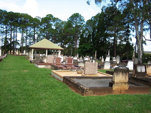 Lawnton Cemetery