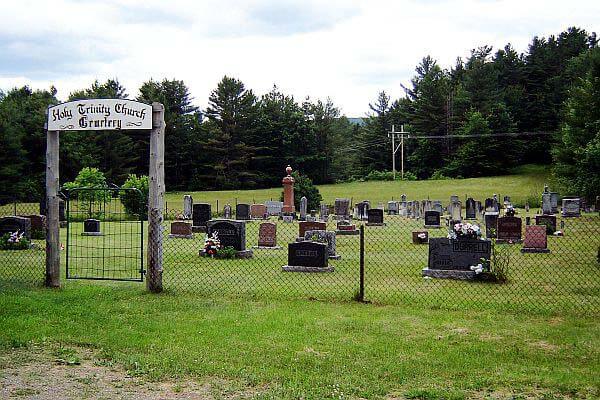holy trinity church cemetery, bolton-est, quebec