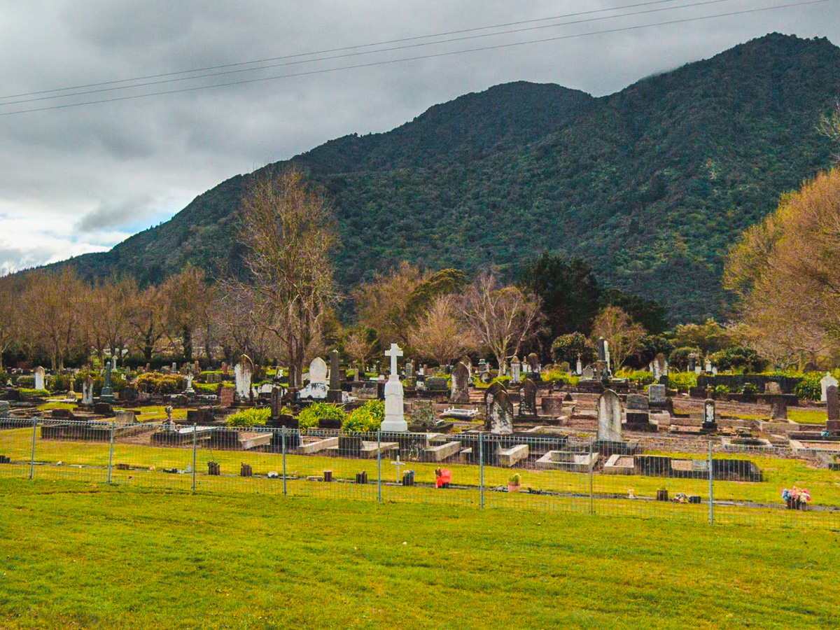 te aroha cemetery new zealand