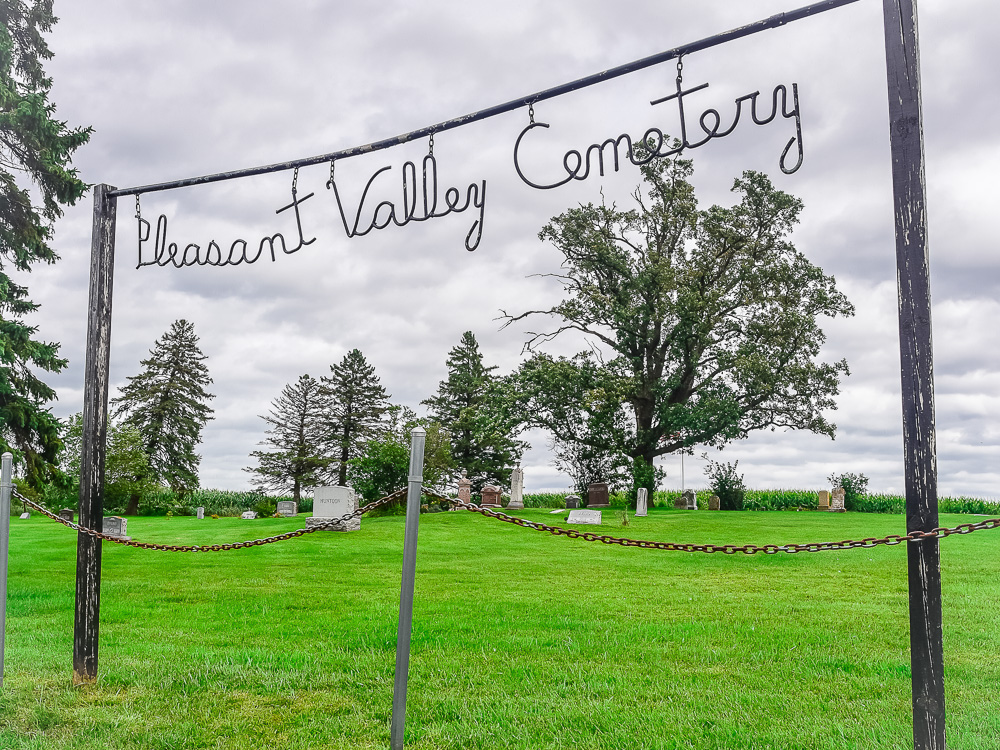 pleasant valley cemetery, quincy township, minnesota