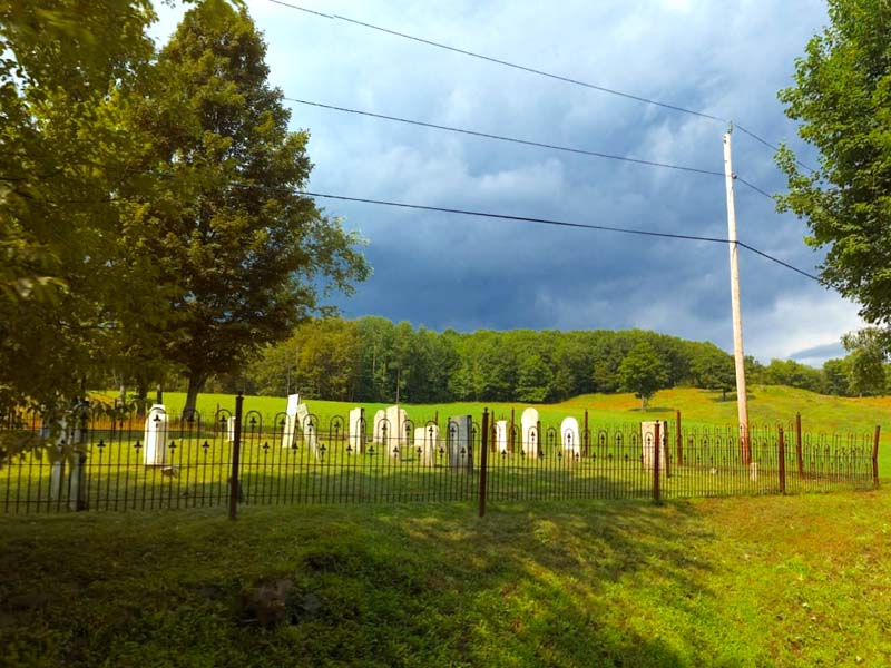 stateline cemetery