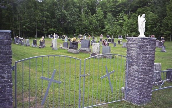 Saint Juste du Lac Cemetery